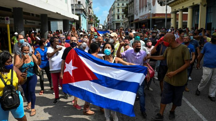 Le proteste a Cuba e i primi effetti collaterali