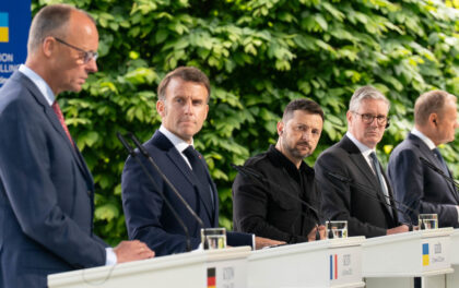 Trump incontra le volenterose marionette delle guerre infinite