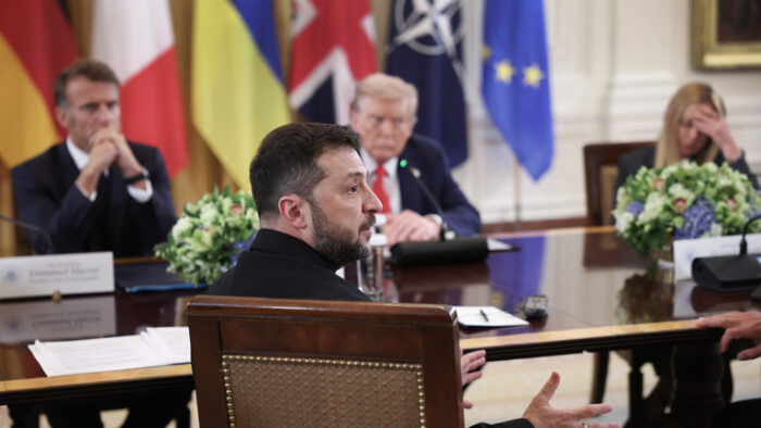 Trump piega Zelensky e Ue: l'agenda Alaska tiene