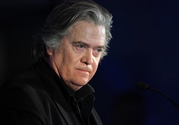 Governo: Steve Bannon stacca la spina
