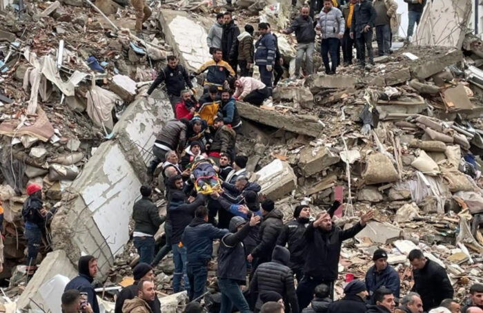 Aleppo, Siria, oggi. Turchia e Siria: usare il sisma per spingere il regime-change