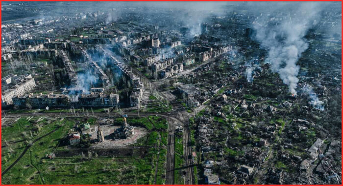 Vista aerea di Bakhmut-Artemivs'k. Londra fornisce a Kiev armi in grado di colpire in territorio russo