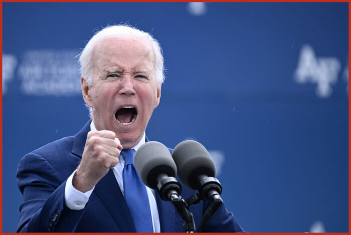 Blinken apre alla Cina, Biden rompe tutto. L'Impero in preda alla pazzia