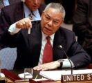 Colin Powel all'assemblea generale dell'ONU con la celebre provata di antrace