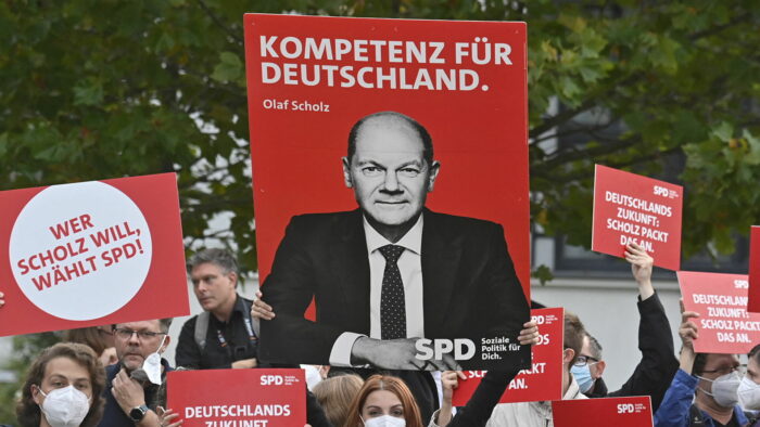 La fine ingloriosa dell'era Merkel, l'ovvia vittoria di Scholz