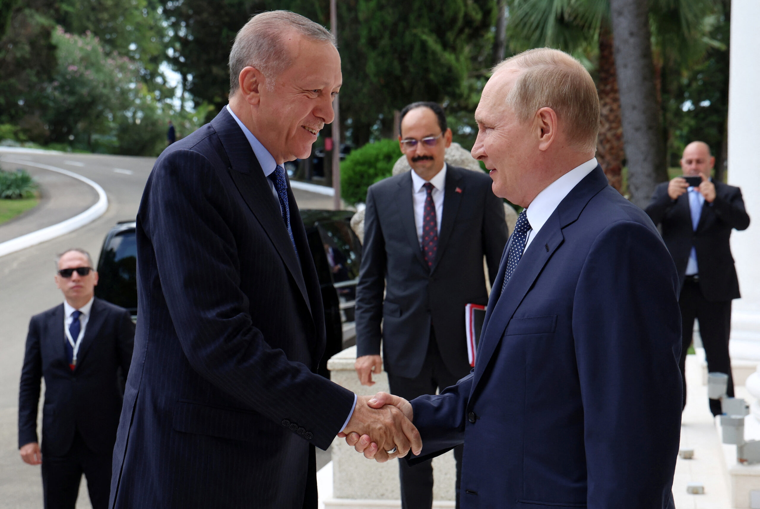Il presidente russo Putin incontra il presidente turco Erdogan a Sochi