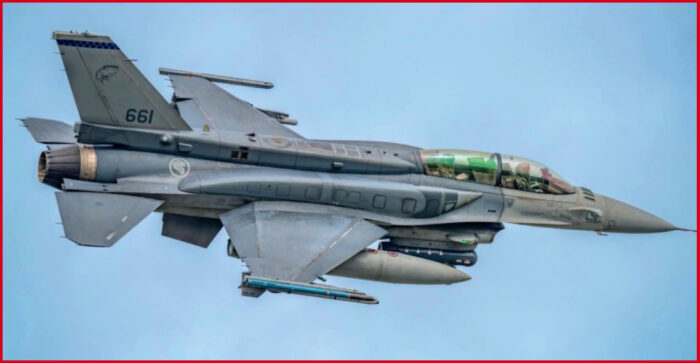 General Dynamics F-16 Fighting Falcon in volo. Ucraina. Generale Milley: gli F-16 non sono armi magiche