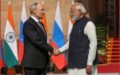 I dilemmi di Zelensky, l'affanno dei "volenterosi"... e Putin va in India