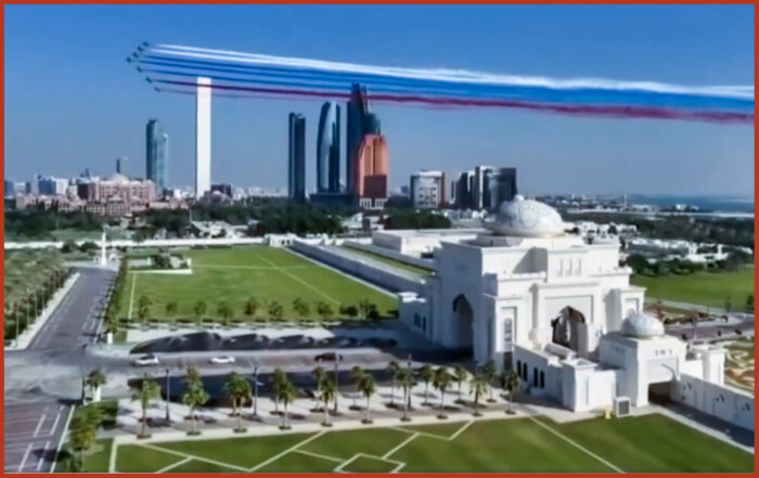 La bandiera russa in onore di Putin, sorvola Riad. Arab News: l'Arabia Saudita abbraccia il multipolarismo