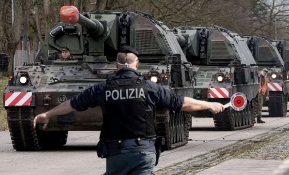 Un uomo solo può fermare la storia: i vigili e i carri armati per l'Ucraina