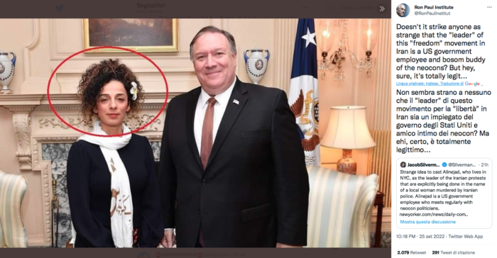 Un tweet del Ron Paul Institute riprende l'articolo del New Yorker corredandolo con una bella fotografia della giornalista Masih Alinejad "non finanziata" accanto a un sorridente Mike Pompeo. Iran: la morte di Amini e la rivolta che parte da lontano