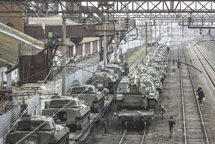 treni carichi di mezzi corazzati. Kyiv Post. La controffensiva: un blitzkrieg, ma non ci sarà il crollo della Francia