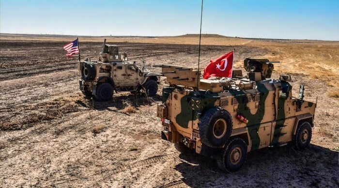 Mezzi militari USA e turchi. Il riavvicinamento Arabia Saudita - Siria e le bombe USA