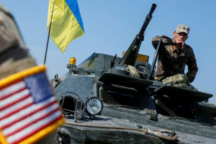 Carro armato Ucraino e bandiera Usa. Ucraina: la mistica controffensiva è iniziata... forse