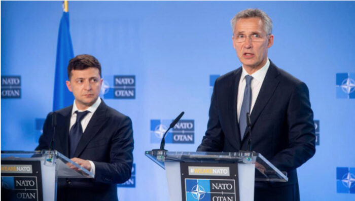 WP: la Nato impone a Zelensky di proseguire la guerra fino alla vittoria