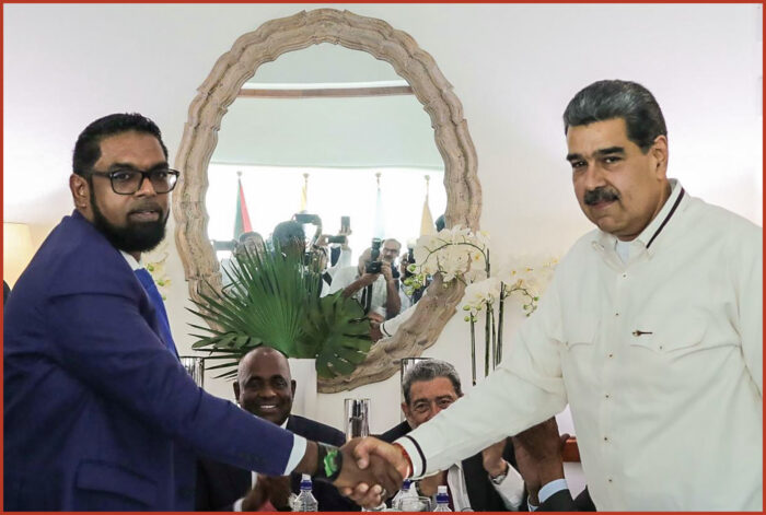 Essequibo: accordo Guyana-Venezuela. Nella foto la stretta di mano fra il presidente della Guyana, Ali, e quello del Venezuela, Maduro.