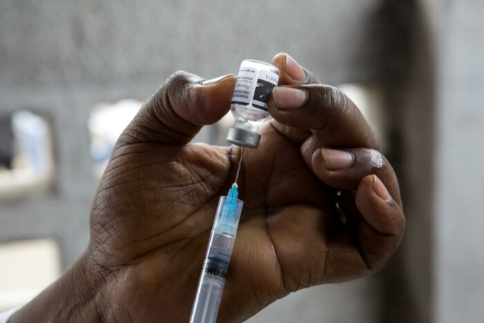 NYT: è ora di fidarsi dei vaccini cinesi e russi