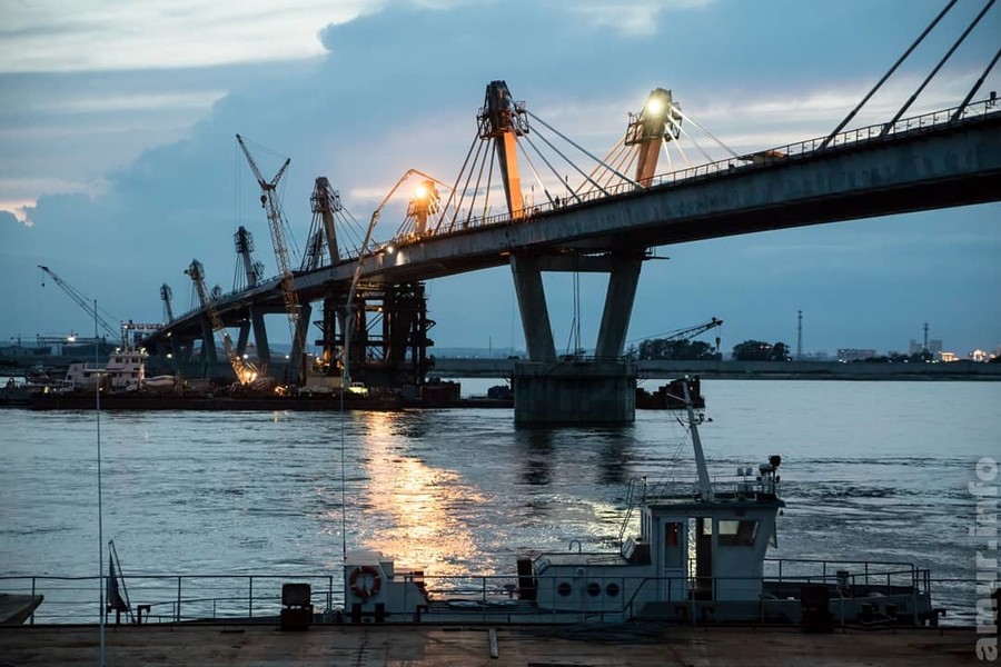 il nuovo ponte sul fiume Amur tra Blagoveshchensk e Heihe