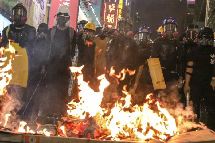 Gli scontri di Hong Kong oscurano i 70 anni della Cina
