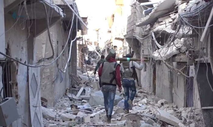 Ghouta: i miliziani sparano sui civili in fuga