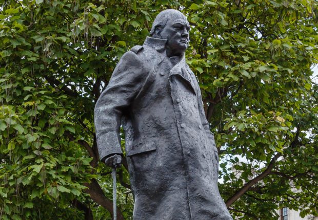 Per la statua di Churchill è l'ora più buia