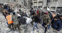 I soccorritori al lavoro ad Aleppo