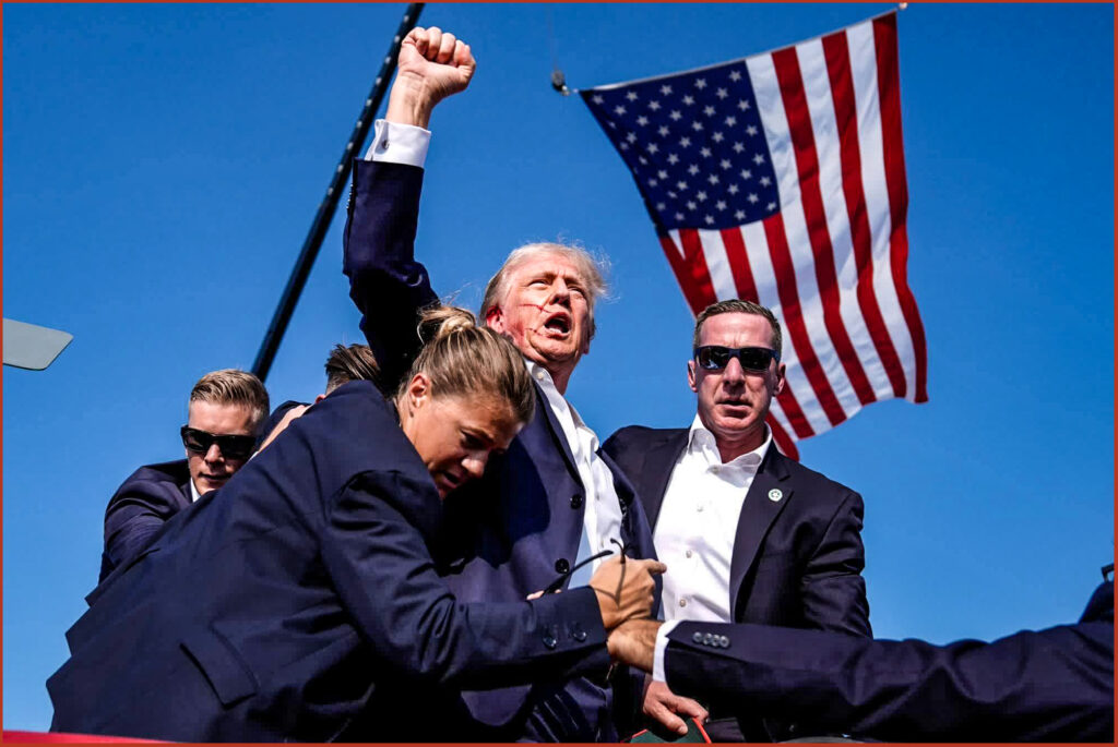 Foto simbolo dell’attentato a Donald Trump avvenuto il 13 luglio 2024 mentre teneva un comizio in Pennsylvania.