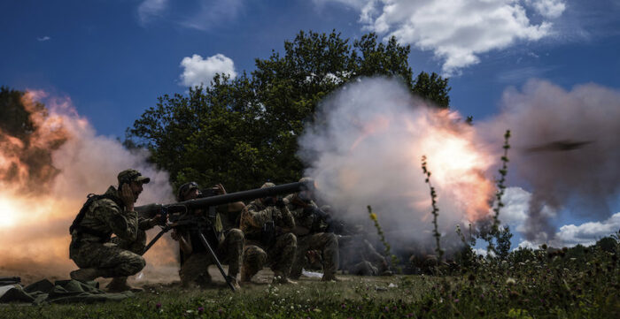 Combattimenti in Ucraina. Ucraina: la controffensiva e il ridispiegamento russo